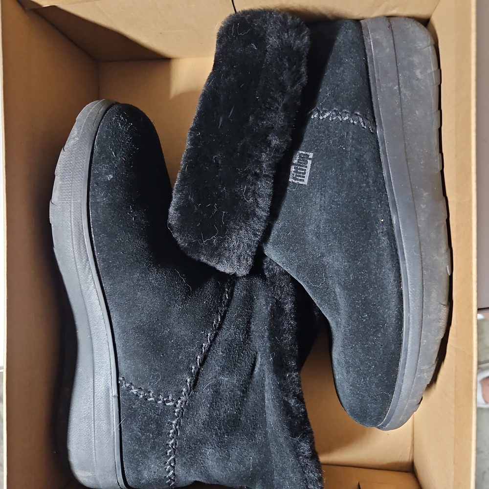 Fitflop Mukluk boots New black slip-on shoes
